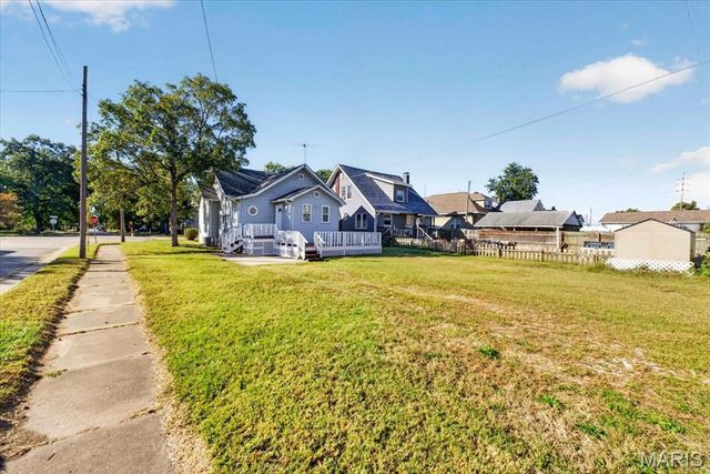 645 MADISON Avenue, Wood River, IL 62095