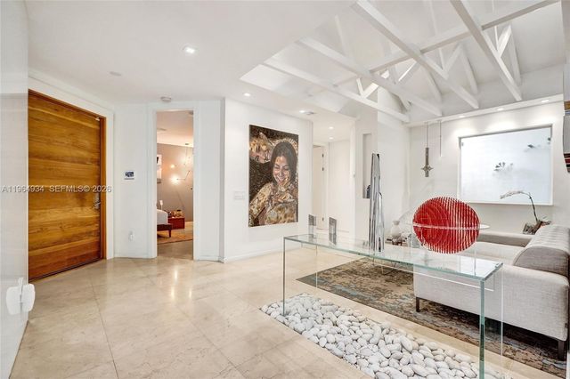 1662 Diplomat Dr, Miami, FL 33179