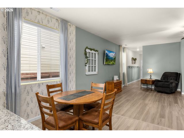 1408 W 16TH Ave, La Center, WA 98629