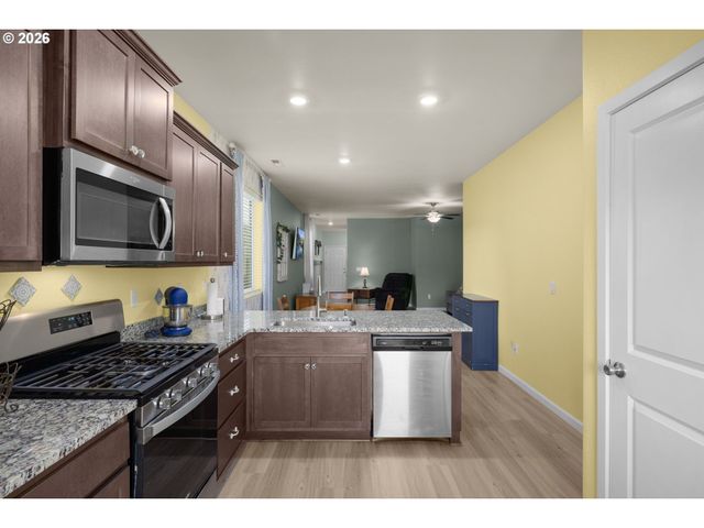 1408 W 16TH Ave, La Center, WA 98629