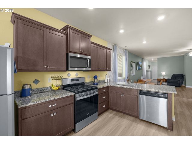 1408 W 16TH Ave, La Center, WA 98629