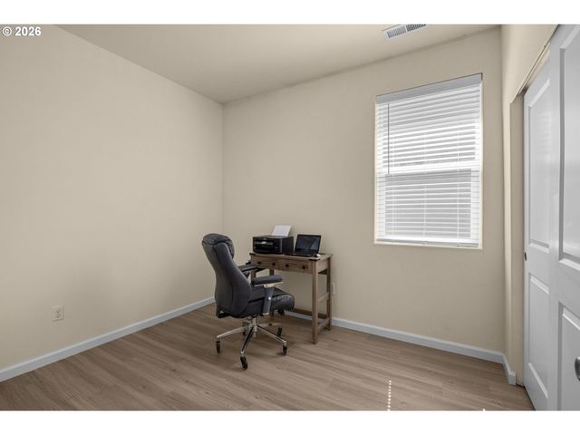 1408 W 16TH Ave, La Center, WA 98629