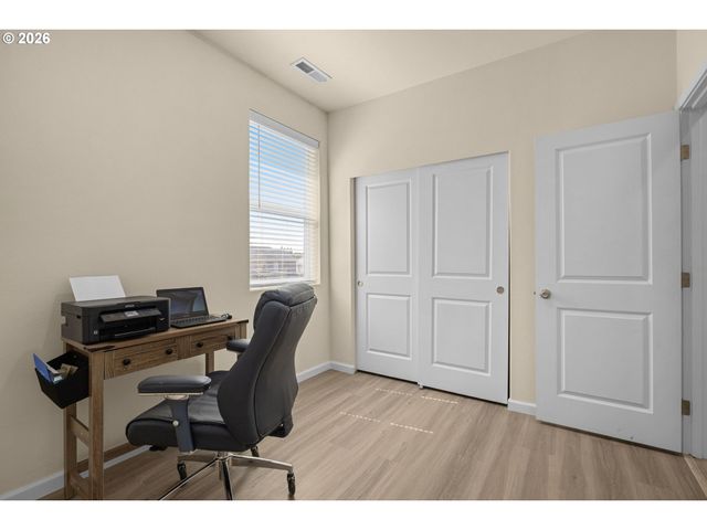 1408 W 16TH Ave, La Center, WA 98629