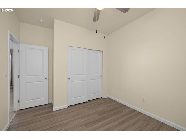 1408 W 16TH Ave, La Center, WA 98629