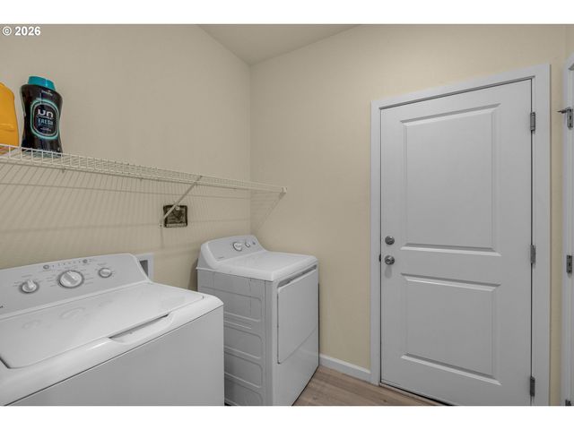 1408 W 16TH Ave, La Center, WA 98629