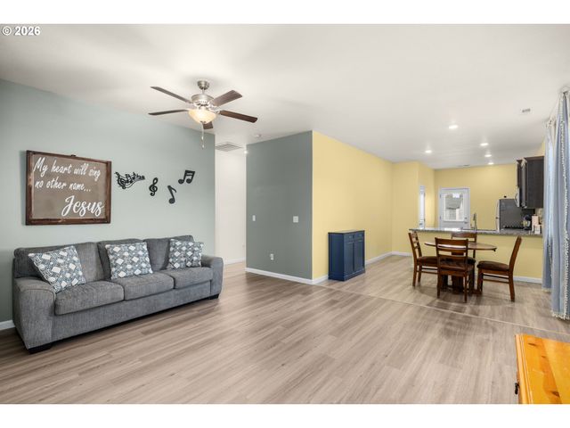 1408 W 16TH Ave, La Center, WA 98629