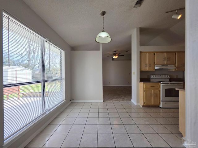 824 Lavon Dr, Pensacola, FL 32506