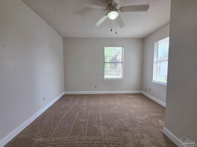 824 Lavon Dr, Pensacola, FL 32506