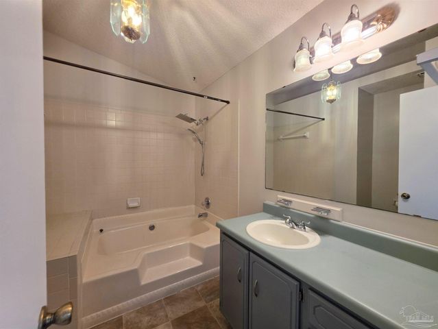 824 Lavon Dr, Pensacola, FL 32506