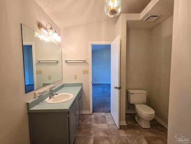 824 Lavon Dr, Pensacola, FL 32506