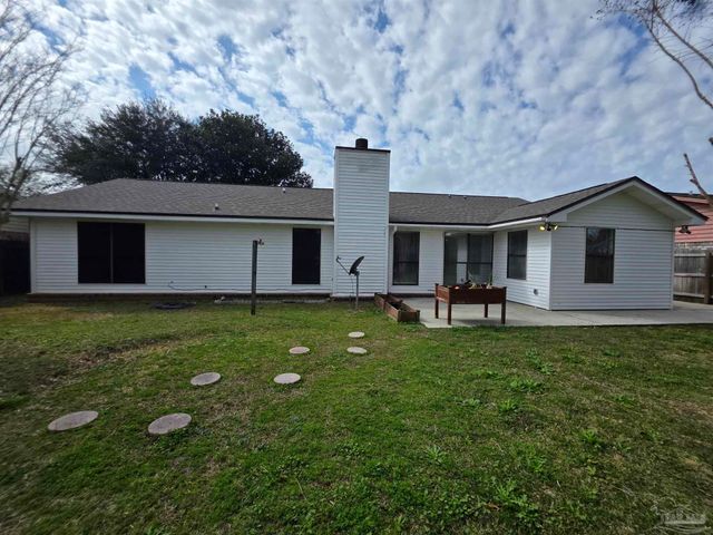 824 Lavon Dr, Pensacola, FL 32506