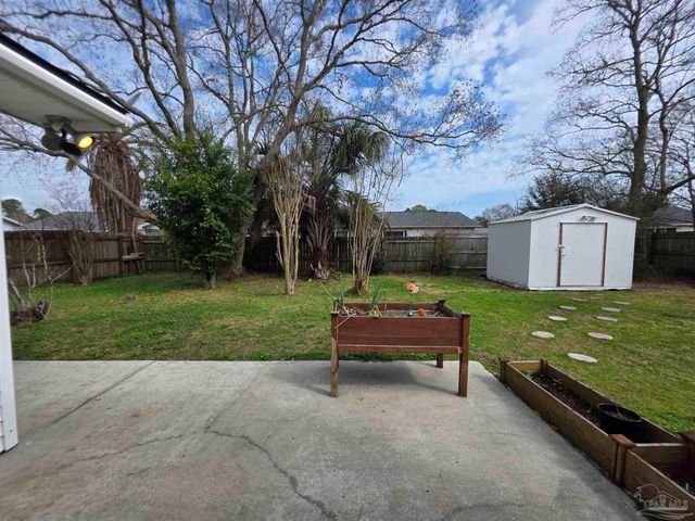 824 Lavon Dr, Pensacola, FL 32506