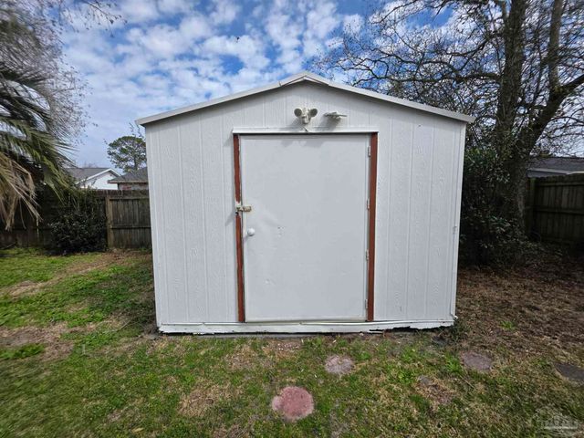 824 Lavon Dr, Pensacola, FL 32506