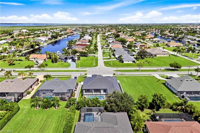 2814 Surfside BLVD, Cape Coral, FL 33914