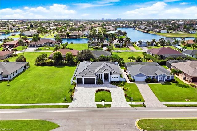 2814 Surfside BLVD, Cape Coral, FL 33914