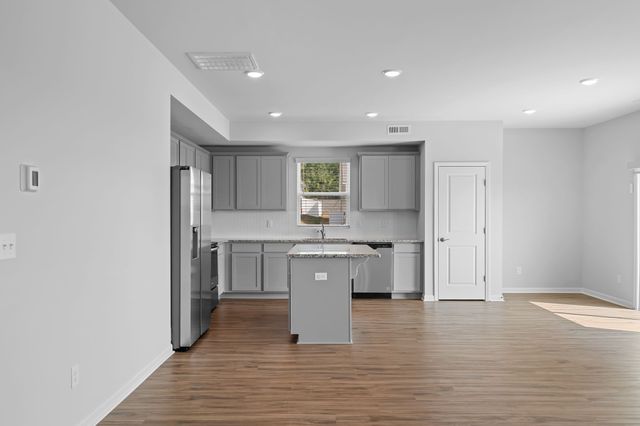 3901 Sadie St, Columbia, TN 38401