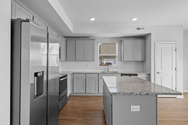 3901 Sadie St, Columbia, TN 38401