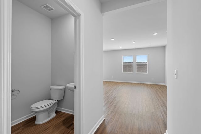 3901 Sadie St, Columbia, TN 38401