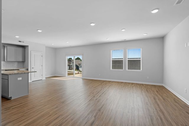 3901 Sadie St, Columbia, TN 38401