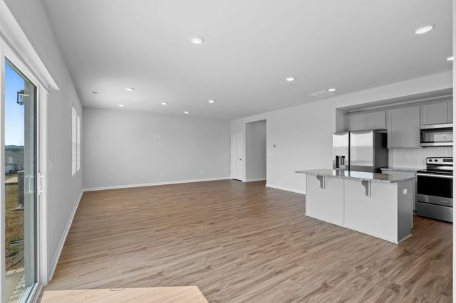 3901 Sadie St, Columbia, TN 38401