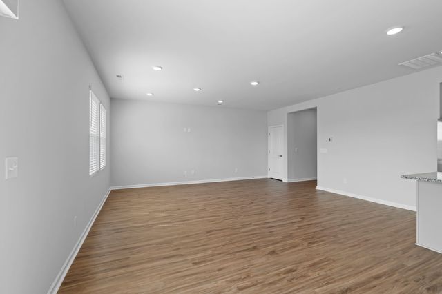 3901 Sadie St, Columbia, TN 38401