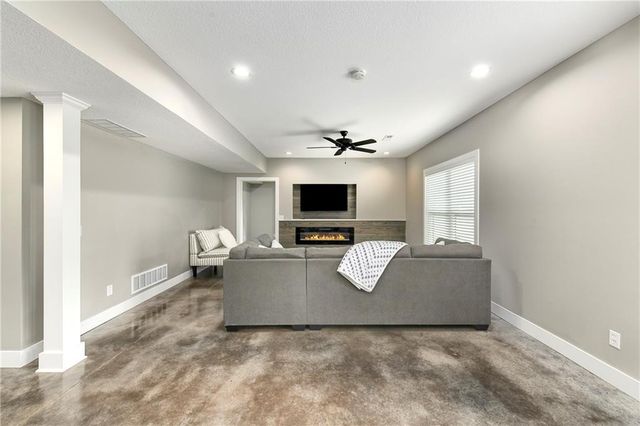 4023 Highway 131 Highway, Odessa, MO 64076