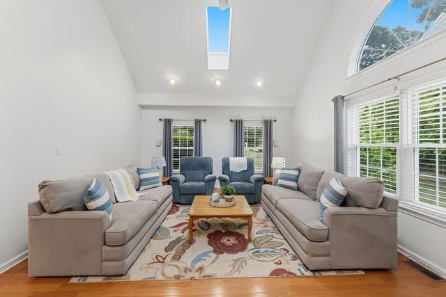 19 Old Farm Rd, Douglas, MA 01516