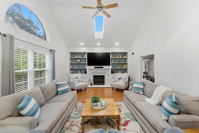 19 Old Farm Rd, Douglas, MA 01516