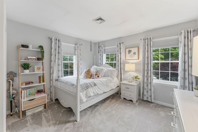 19 Old Farm Rd, Douglas, MA 01516