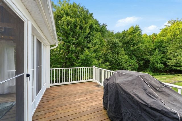 19 Old Farm Rd, Douglas, MA 01516