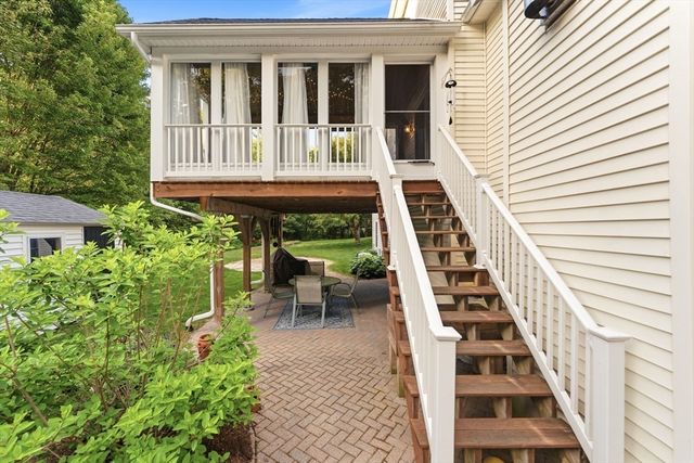19 Old Farm Rd, Douglas, MA 01516