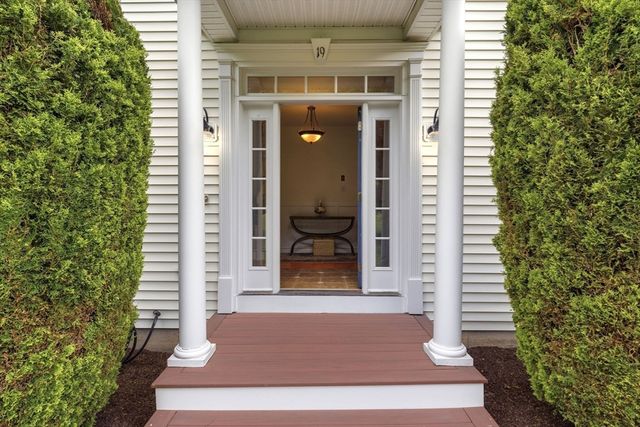 19 Old Farm Rd, Douglas, MA 01516