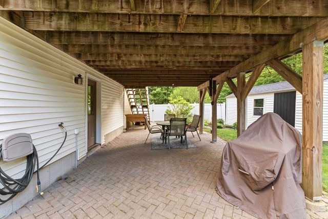 19 Old Farm Rd, Douglas, MA 01516