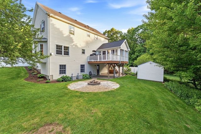 19 Old Farm Rd, Douglas, MA 01516