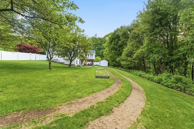 19 Old Farm Rd, Douglas, MA 01516