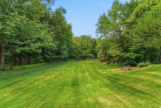 19 Old Farm Rd, Douglas, MA 01516