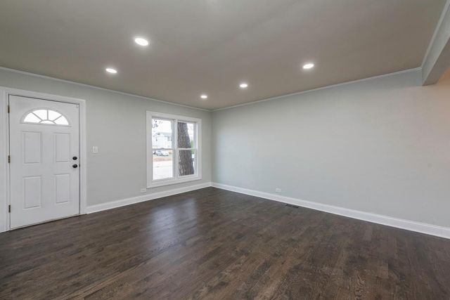 308 W Greenwood Avenue, Waukegan, IL 60087