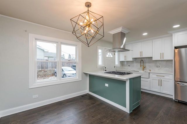 308 W Greenwood Avenue, Waukegan, IL 60087