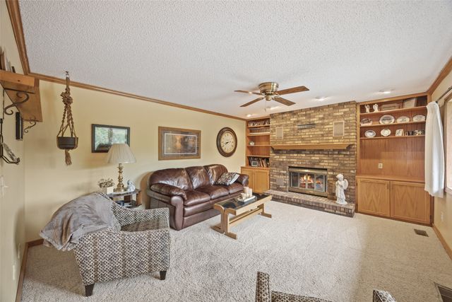 4750 NW Piekenbrock Drive, Des Moines, IA 50310