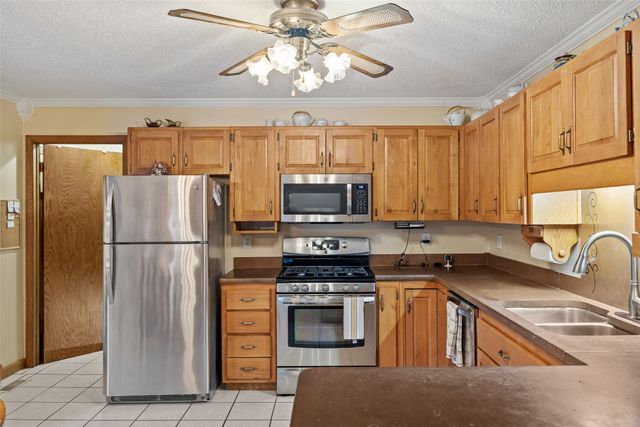 4750 NW Piekenbrock Drive, Des Moines, IA 50310