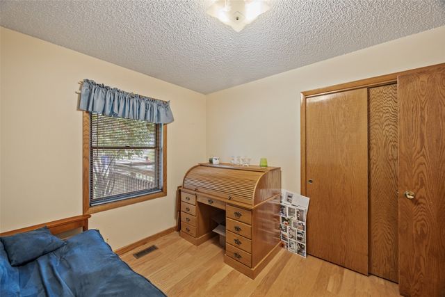 4750 NW Piekenbrock Drive, Des Moines, IA 50310