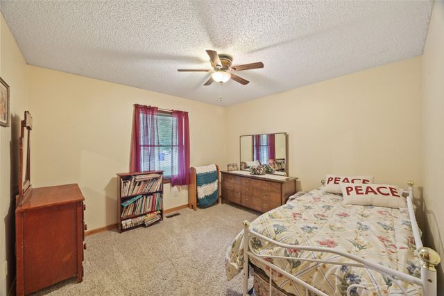 4750 NW Piekenbrock Drive, Des Moines, IA 50310