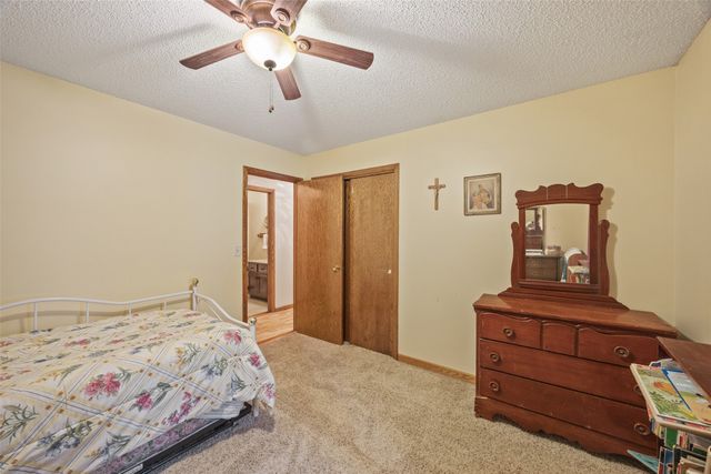 4750 NW Piekenbrock Drive, Des Moines, IA 50310