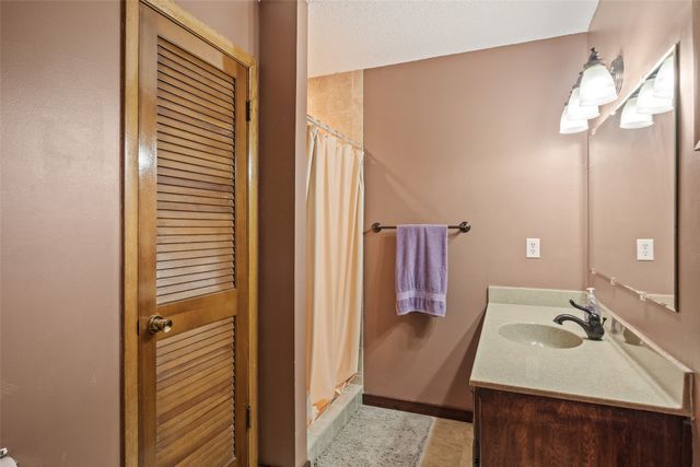 4750 NW Piekenbrock Drive, Des Moines, IA 50310