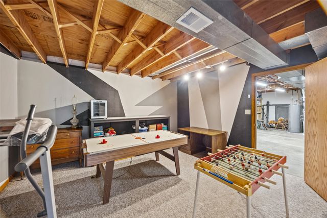4750 NW Piekenbrock Drive, Des Moines, IA 50310