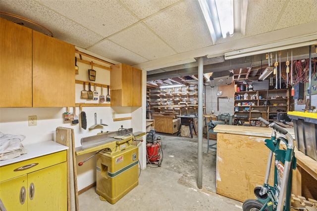 4750 NW Piekenbrock Drive, Des Moines, IA 50310
