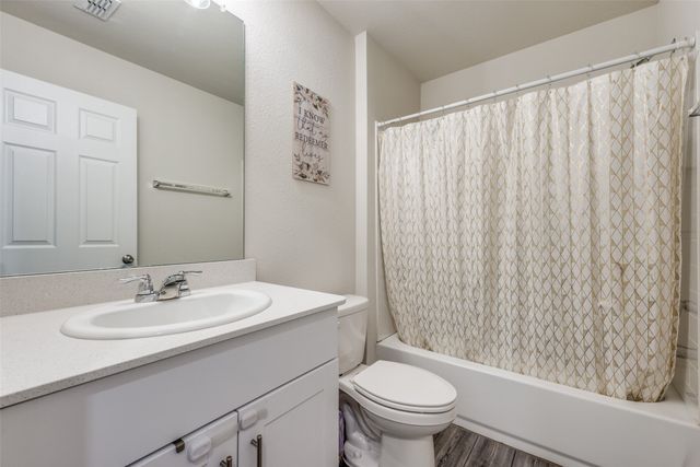 516 W Marshall Drive, Van Alstyne, TX 75495