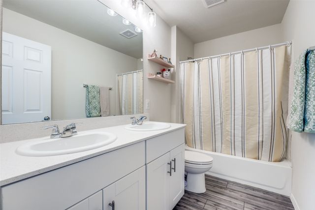 516 W Marshall Drive, Van Alstyne, TX 75495