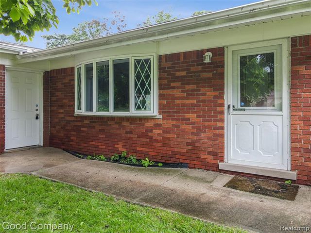48703 W Ranch Drive, Chesterfield, MI 48051
