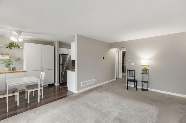 1413 Farrington Street A, Saint Paul, MN 55117